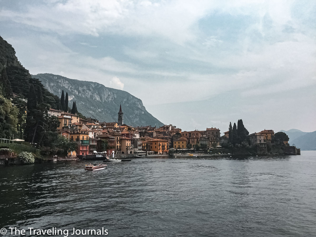 View of Varenna from Lake Como, vista de Varenna desde el lago