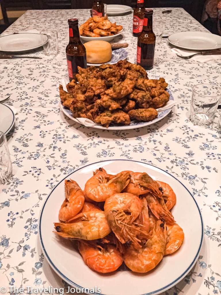 fried bacalao, shrimp, Portuguese dishes, cena portuguesa , comida portuguesa, delicias de portugal, portugueses food, gastronomia portuguesa, portuguese gastronomy