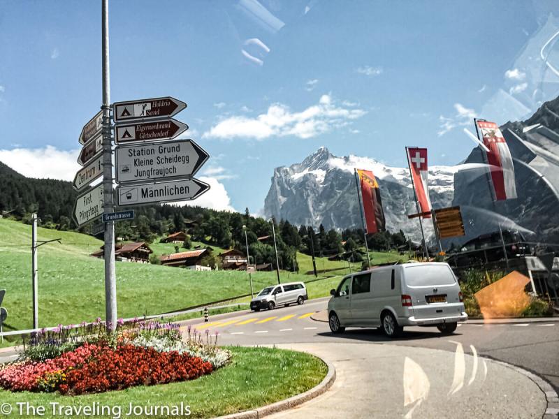 driving in Grindelwald, paseo en coche hacia Jungfraujoch, suiza, switzerland, vista del paisaje montañoso en Suiza, mountain views in Swizerland
