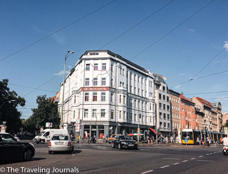 hostel, berlin hostel, accommodation in Berlin, backpacker in Europe, backpacker in Berlin, hostel en Berlin, Summer in Berlin, sleeping arrangement, mochilera, Dominicana en Alemania, solo female travel in berln, backpacker in europe, backpacking 2016, summer in europe, buildings in Berlin, edificios en Berlin