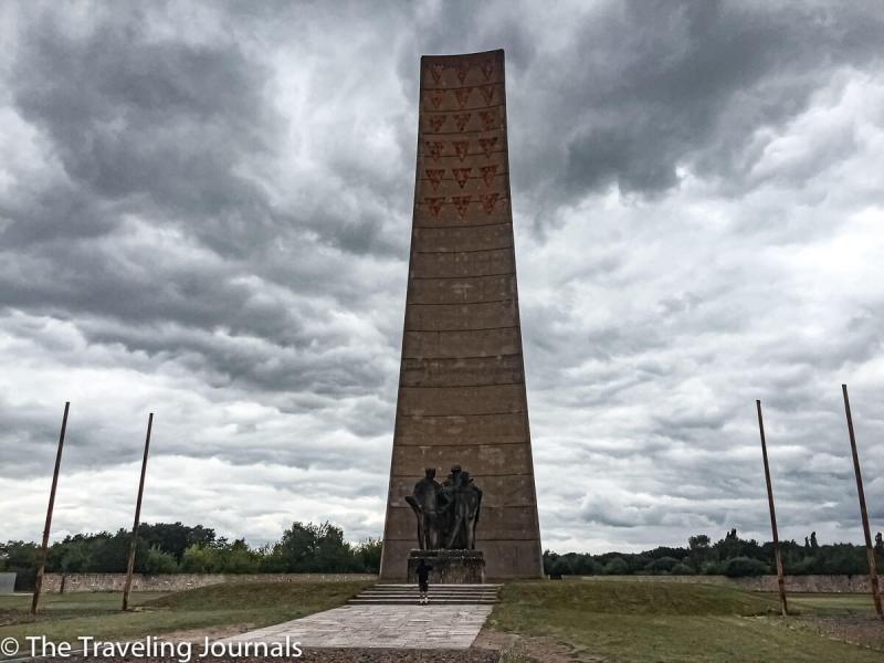 berlin, alemania, germany, backpacker memories, backpackers life, backpacker in Europe, backpacker in Berlin, hostel en Berlin, Summer in Berlin, sleeping arrangement, mochilera, Dominicana en Alemania, solo female travel in berin, backpacker in europe, backpacking 2016, summer in europe,nazi concentration camp, campo de concentracion nazi, SACHSENHAUSEN TOUR, sachsenhausen concentration camp, sachsenhausen, Arbeit Macht Frei, work makes you free, trabajar de hace libre, Oranienburg, custody zone, slave labor, prisoner abuse, abuso de prisoneros, prison cell, walking tour, holocaust, gas chamber, Sachsenhausen Concentration Camp Memorial and Museum, Main entrance – Tower A,Ruins of Station Z, Hospital and Pathology Lab, Baracke 38 -39, Casino of the SS Officers, Appellplatz, SS Cell Block, barraca de los prisioneros, camara de gas, memorial, guards uniform at sachsenhausen, uniformes de los guardias de sachenhausen, prisoners uniforms, uniformes de los prisioneros, bathroom, washroom, prisoners washroom, baño de los prisioneros